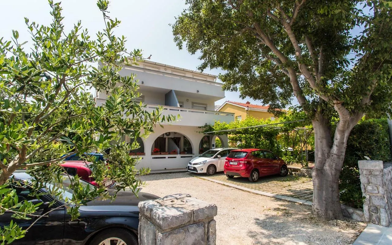 Apartments Kraljic I Baska   Baska (Krk)
