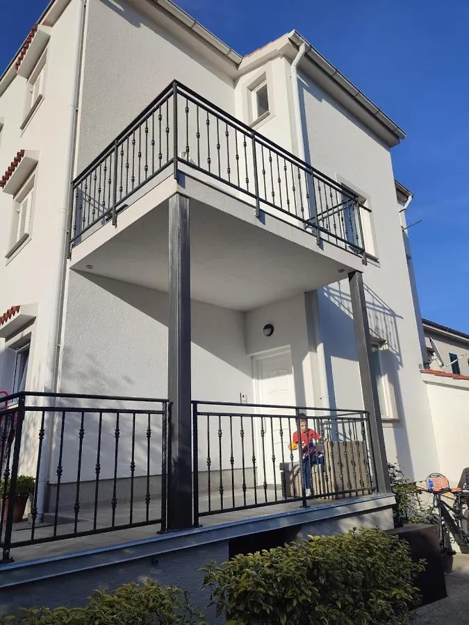 Apartments Kraljic I Baska  Croatia