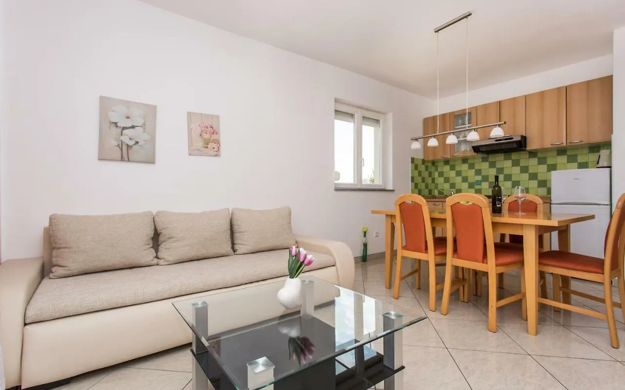 Apartments Kraljic I Baska