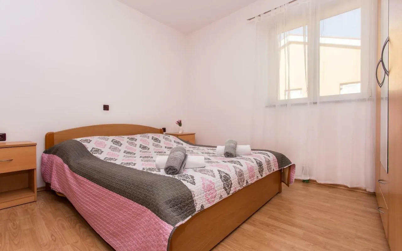 Apartments Kraljic I Baska